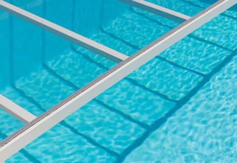 Eviter les dégradations liées aux problèmes d’humidité avec un abri de piscine - Article par Rénoval Abri Piscine