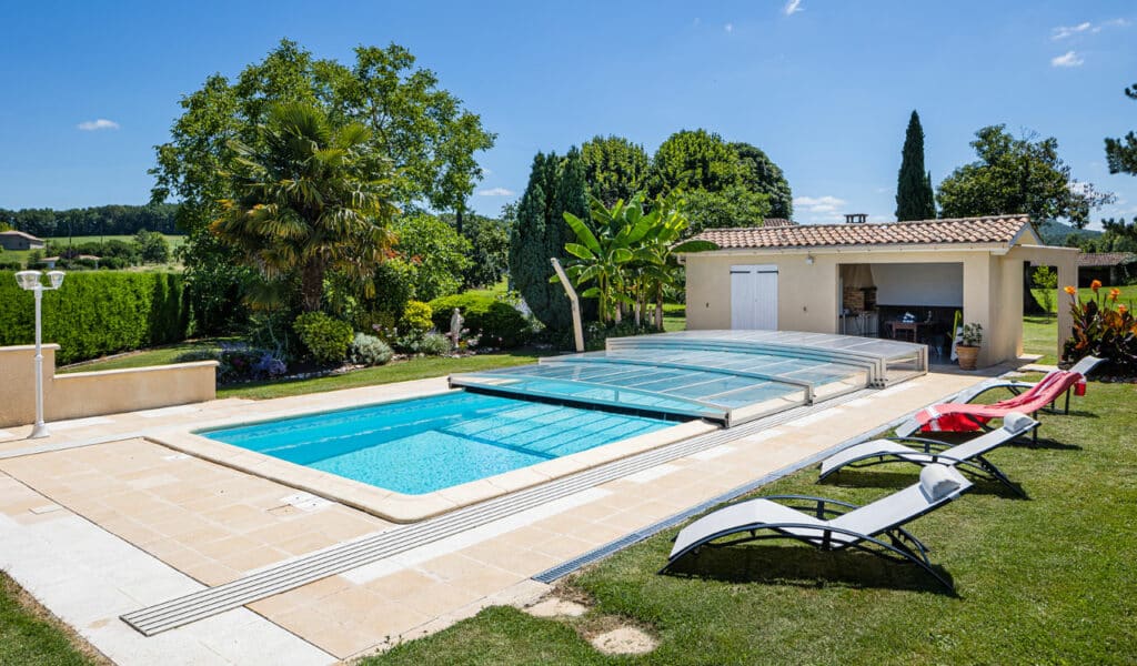 Procéder à l’hivernage d’une piscine abri semi-plat Rénoval