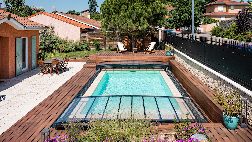 Abri de piscine semi-plat à Bully (69 - Rhône) - Vue 4