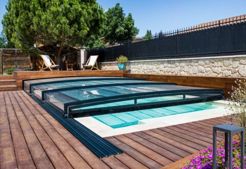 Abri de piscine semi-plat Rénoval