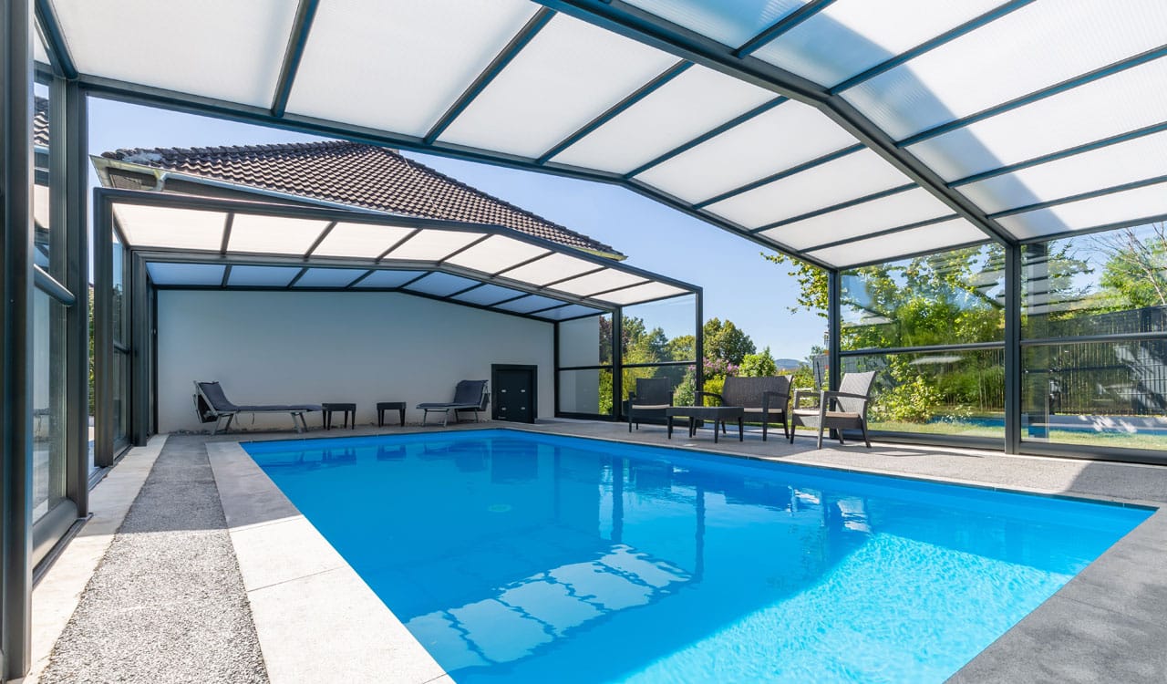 Abri de piscine haut adossé Rénoval à Échay (25)
