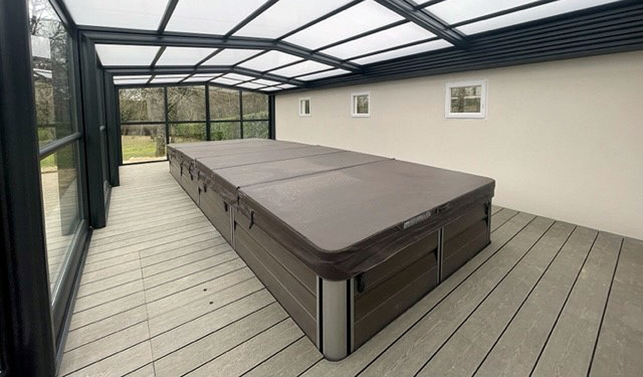 Abri de piscine haut adossé à Ploemel (56)