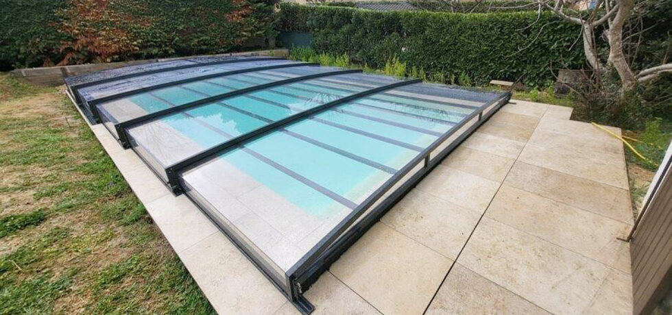 Abri de piscine semi-plat à Saint-Genis-Laval (69)