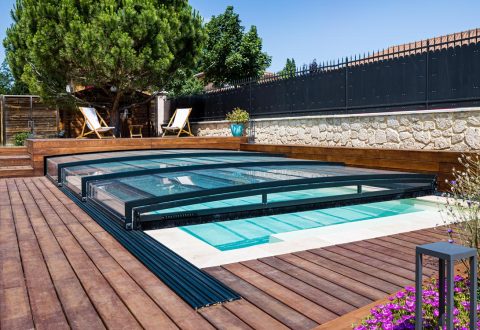 protéger abri piscine intempéries