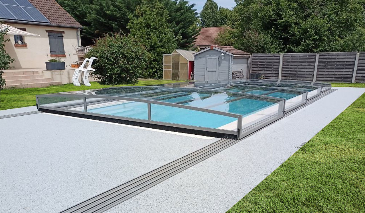 Abri de piscine semi-plat gris Rénoval