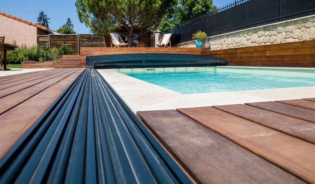 Finitions esthétiques pour les abris de piscines Rénoval